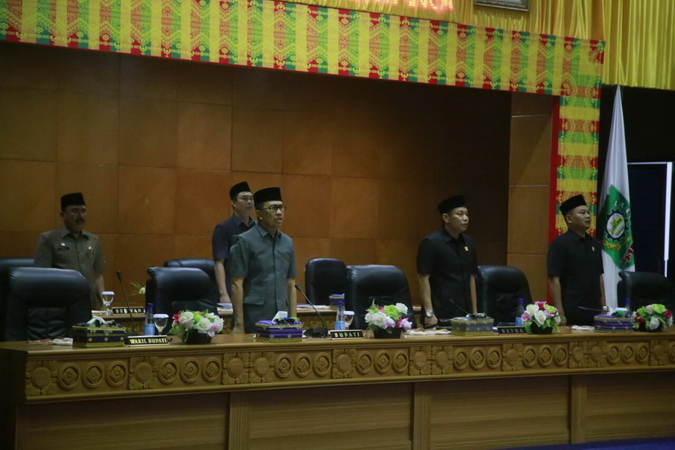 Bupati Syamsuar Sampaikan Ranperda Inisiatif